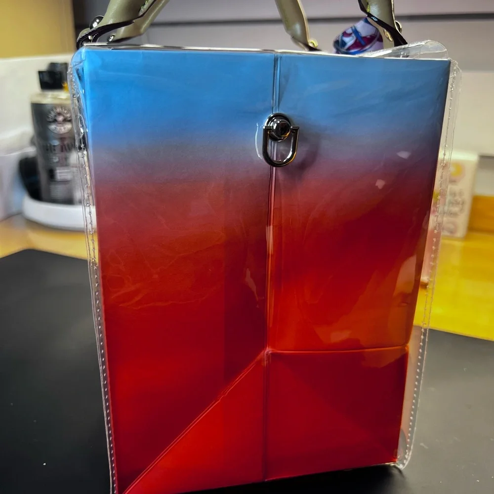 Louis Vuitton tote shopping bag with pvc protection. - Picture 6 of 9